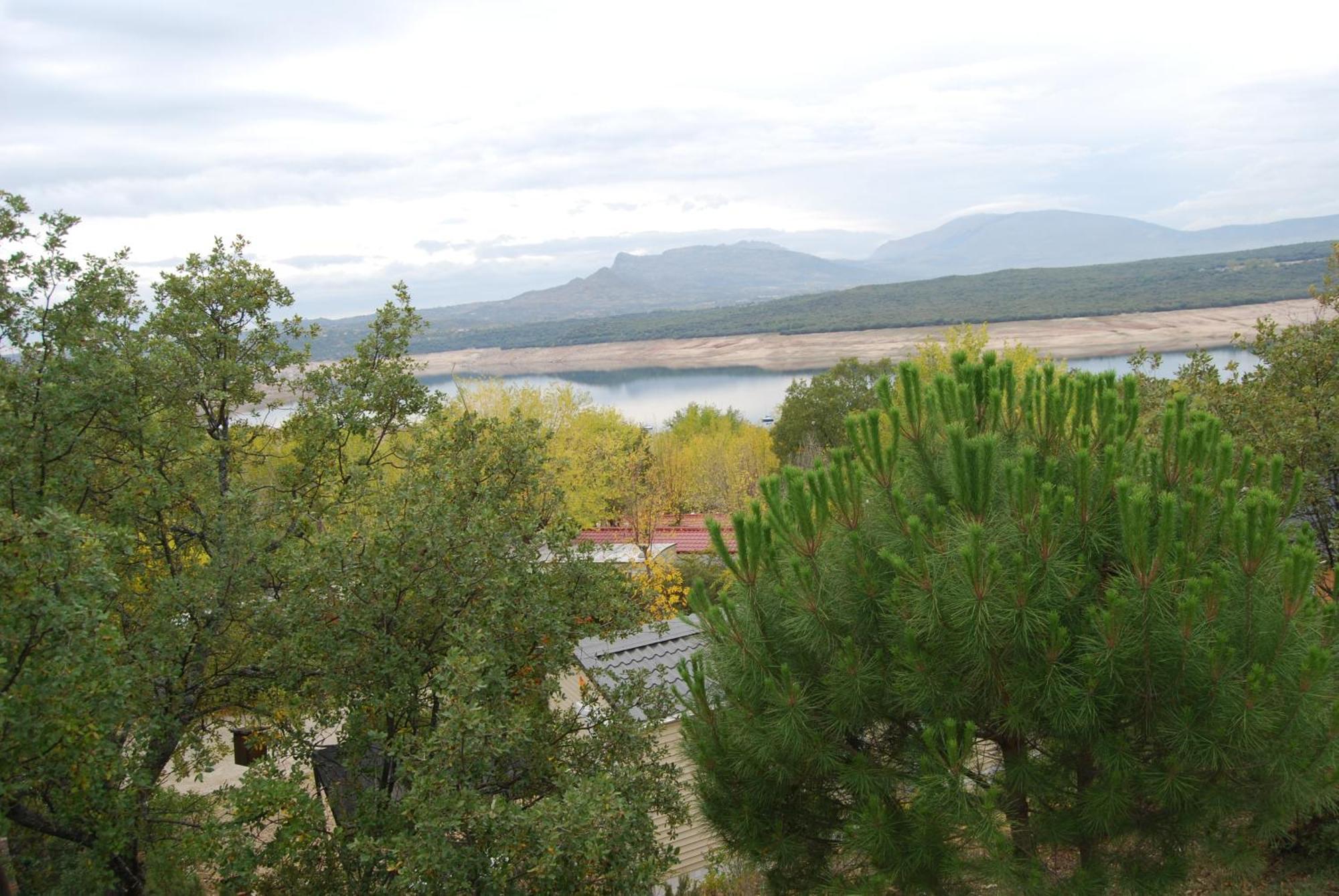 Camping De Cervera De Buitrago Eksteriør bilde