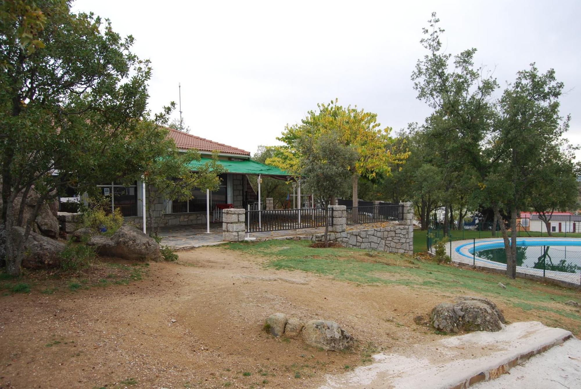 Camping De Cervera De Buitrago Eksteriør bilde